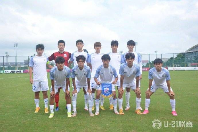 【双方首发以及换人信息】罗马首发：99-斯维拉尔、14-迭戈-略伦特（61’16-帕雷德斯）、4-克里斯坦特、19-切利克、2-卡尔斯多普、20-雷纳托-桑谢斯（61’60-帕加诺）、22-奥亚尔（46’92-沙拉维）、52-博维、59-扎莱夫斯基（85’66-曼尼尼）、11-贝洛蒂（72’61-皮西利）、90-卢卡库替补未出场：1-帕特里西奥、63-波尔、7-佩莱格里尼、64-切鲁比尼、65-维特卡尔、67-若奥-科斯塔、70-普莱亚谢里夫首发：35-科瓦尔、23-托瓦尔、4-加拉南加、16-阿波斯托拉基斯（35’20-佐茹里）、28-阿通德瓦加、8-若奥-费尔南德斯、11-里卡迪尼奥、14-塔拉勒、10-巴多罗（86’22-贝凯-瓦尔达）、30-安科耶（72’90-卢万诺）、17-姆贝科利替补未出场：1-斯特拉斯塔利、33-帕森科、27-派瓦、29-科利斯、32-诺维科夫